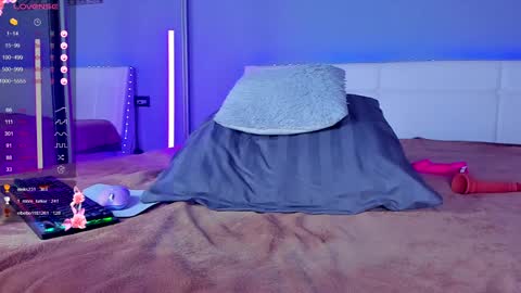 affroditta online show from October 12, 5:15 pm