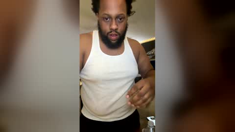 afreakycouple online show from April 19, 9:54 am