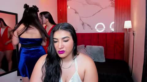 Snapshot of afroditaandsoffi chatting on March 1, 1:18 pm Afrodita Chery y Hermione online show from March 1, 1:18 pm