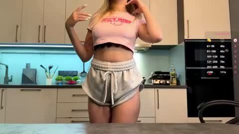 Mila -call me cute online show from June 21, 8:59 pm