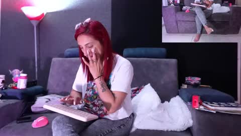 Snapshot of agatacollinsss chatting on October 16, 2:11 am Agata Collinss online show from October 16, 2:11 am