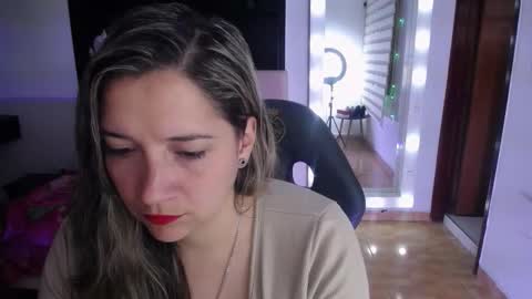 Agatha Bellucci  online show from January 14, 2:14 pm