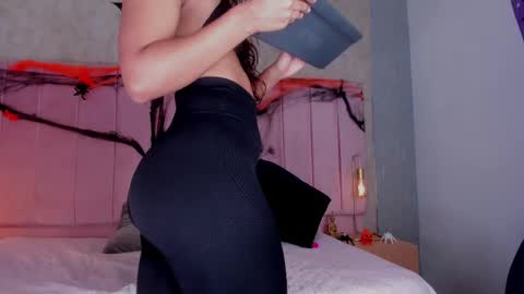 agatha_jener online show from October 16, 12:05 pm