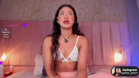 agatha_jener online show from April 11, 11:36 am