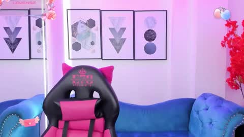 Snapshot of agatha_luxx chatting on March 8, 12:41 pm Agatha  online show from March 8, 12:41 pm