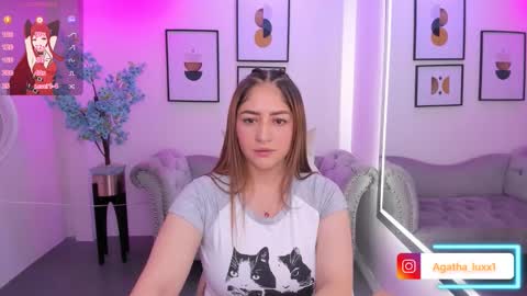 Snapshot of agatha_luxx chatting on September 19, 12:42 pm Agatha  online show from September 19, 12:42 pm