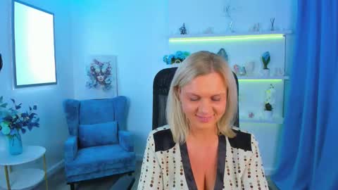 Snapshot of agathaklouin chatting on October 11, 7:17 pm Agatha online show from October 11, 7:17 pm