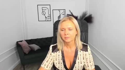 Snapshot of agathaklouin chatting on October 5, 7:43 pm Agatha online show from October 5, 7:43 pm