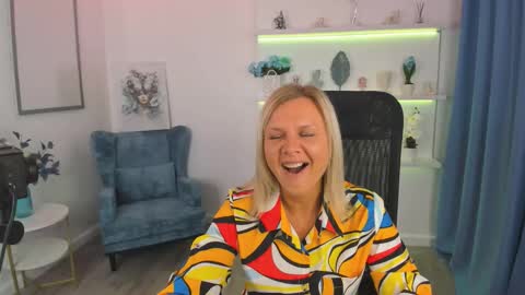 Snapshot of agathaklouin chatting on October 9, 7:19 pm Agatha online show from October 9, 7:19 pm