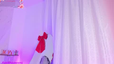 Agatha Owens online show from November 18, 1:52 am