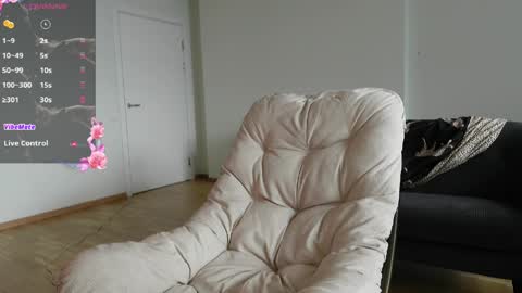 Agelina Lilly Laura online show from May 15, 10:34 am