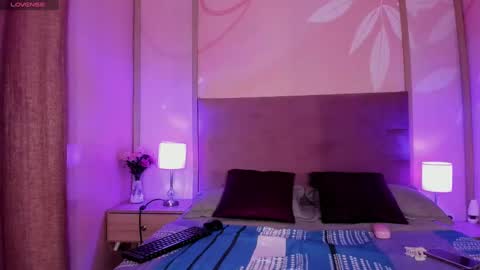 agnesrocuzzo online show from October 14, 8:28 am