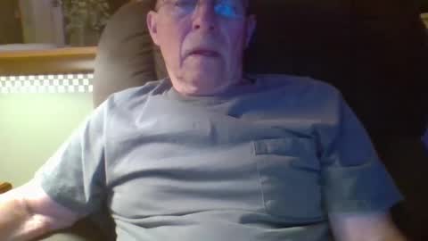 aguynrkfrd online show from September 28, 10:02 am