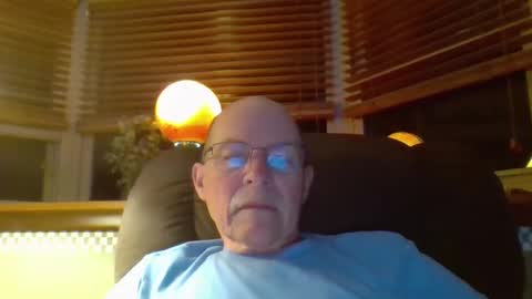 aguynrkfrd online show from October 3, 9:50 am