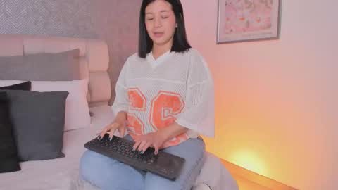 Snapshot of ah_mara chatting on October 6, 12:45 pm Ahmara online show from October 6, 12:45 pm