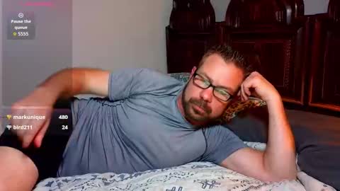 Blue Eyed Handsome Man online show from February 17, 1:48 am