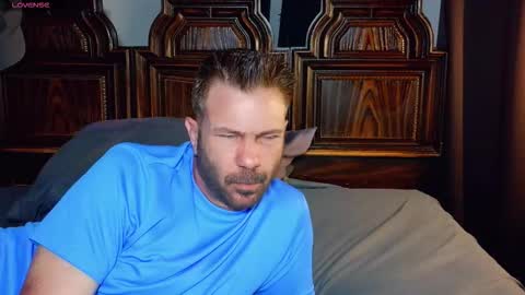 Blue Eyed Handsome Man online show from March 21, 1:22 am