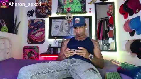 Snapshot of aharon_sexo1 chatting on March 5, 10:21 pm Aharon Zamora online show from March 5, 10:21 pm