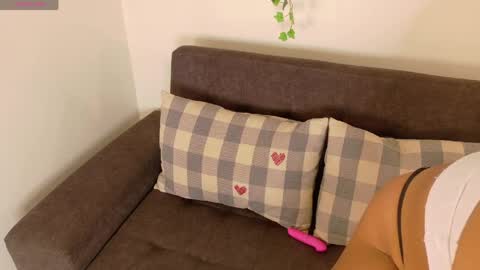 AHSLY online show from April 9, 11:38 am