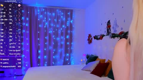 Lexi online show from December 4, 10:07 am