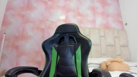 karoline  online show from November 29, 9:22 pm