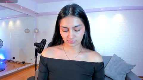 aidajoness online show from December 14, 1:06 pm