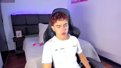 Aiden  online show from November 25, 12:59 pm