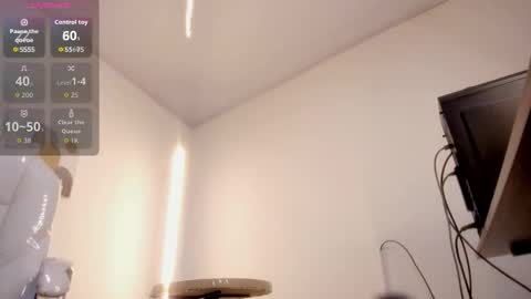 Ailyn online show from November 2, 10:04 am