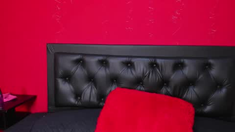 Ailyn online show from March 4, 8:06 pm