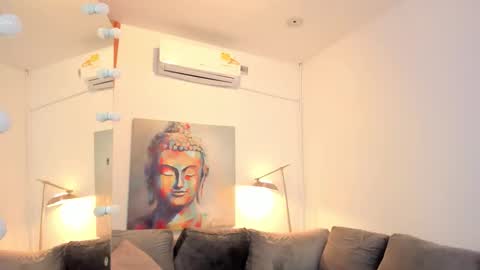 Snapshot of ailann_ chatting on October 16, 7:56 pm Alisson online show from October 16, 7:56 pm