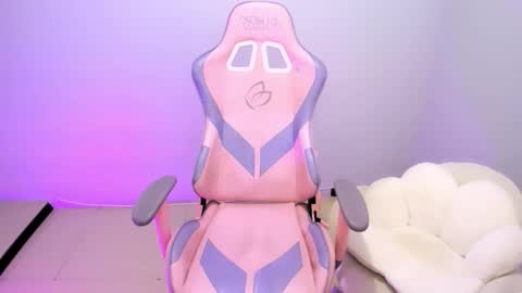 Ailee Hyuga online show from December 5, 3:43 pm