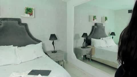 Ailyn online show from March 12, 3:29 pm