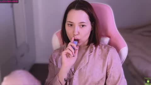 airyhill online show from December 20, 7:21 pm