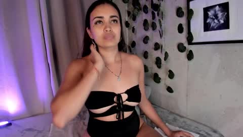 Snapshot of aisha_es chatting on February 25, 1:09 am Aisha online show from February 25, 1:09 am
