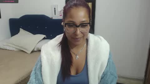 aisha_french online show from June 9, 1:55 pm
