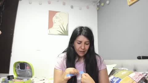 Katie   online show from December 6, 12:07 am