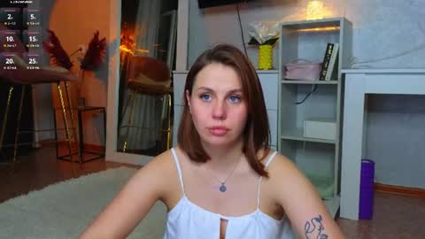 Aisha online show from August 2, 6:10 pm