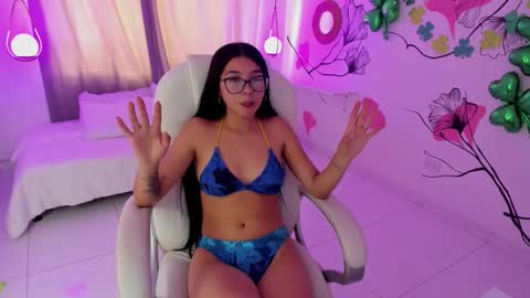 Aisha online show from March 17, 8:03 pm