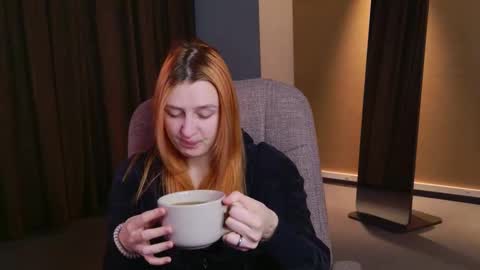 aishiro online show from February 8, 2:09 pm