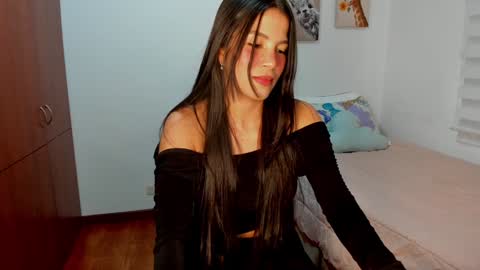 Snapshot of aitanaa1_ chatting on January 31, 10:10 pm Aitana online show from January 31, 10:10 pm