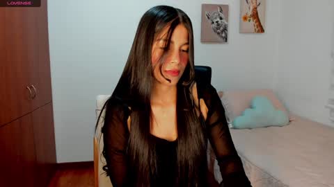 Snapshot of aitanaa1_ chatting on February 4, 12:19 am Aitana online show from February 4, 12:19 am