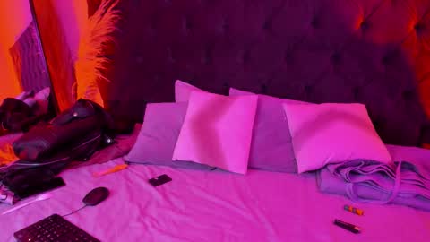 aithor_tillaa online show from January 15, 6:33 am