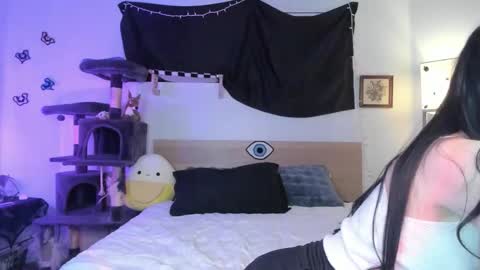 Aivie Pink online show from October 17, 5:55 am