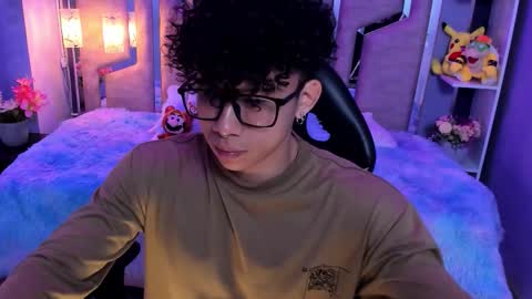 akazaboy online show from November 13, 4:15 am