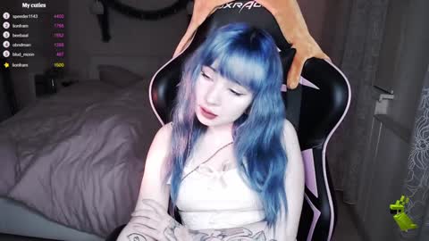 akirahartyx online show from December 29, 3:13 pm