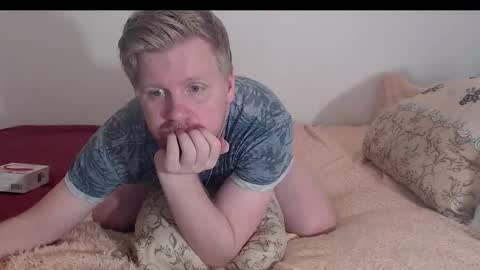 aktavian_w online show from October 11, 7:50 pm