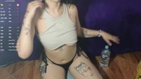 Snapshot of alahia_demon chatting on October 3, 2:10 am alahia online show from October 3, 2:10 am