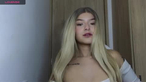 Snapshot of alahia_demon chatting on February 6, 12:15 pm alahia online show from February 6, 12:15 pm