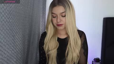 Snapshot of alahia_demon chatting on January 20, 7:04 pm alahia online show from January 20, 7:04 pm