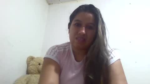 Snapshot of alahia_fox chatting on March 11, 9:26 pm alahia online show from March 11, 9:26 pm